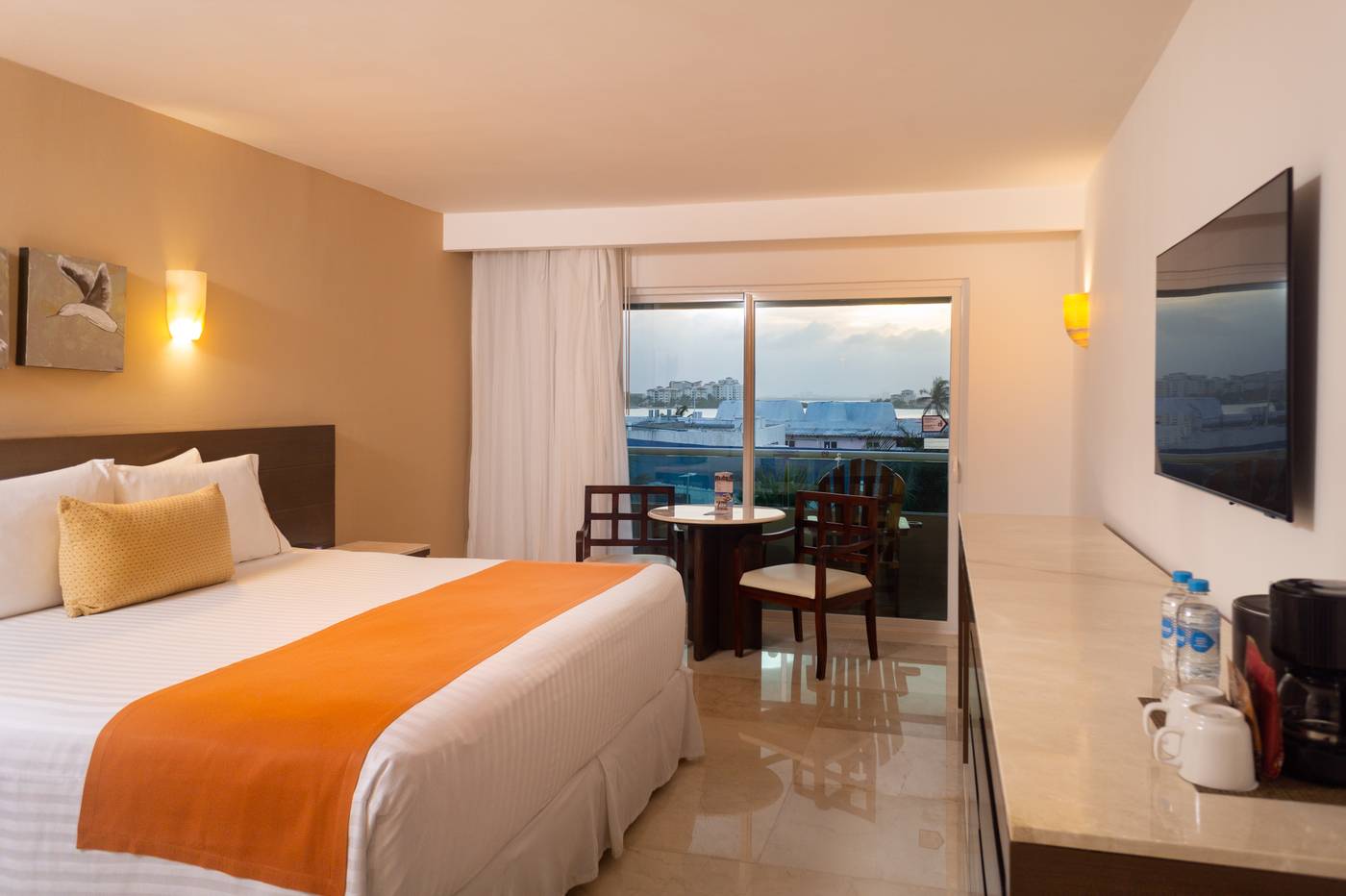 Flamingo-Cancun-Resort-Room-26