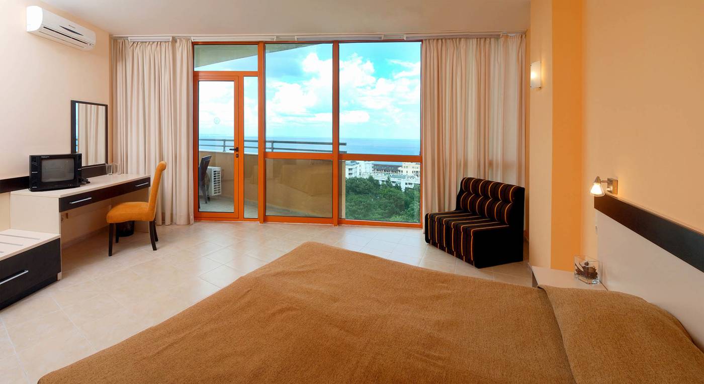 Primasol-Sunlight-Sunrise-Room-16