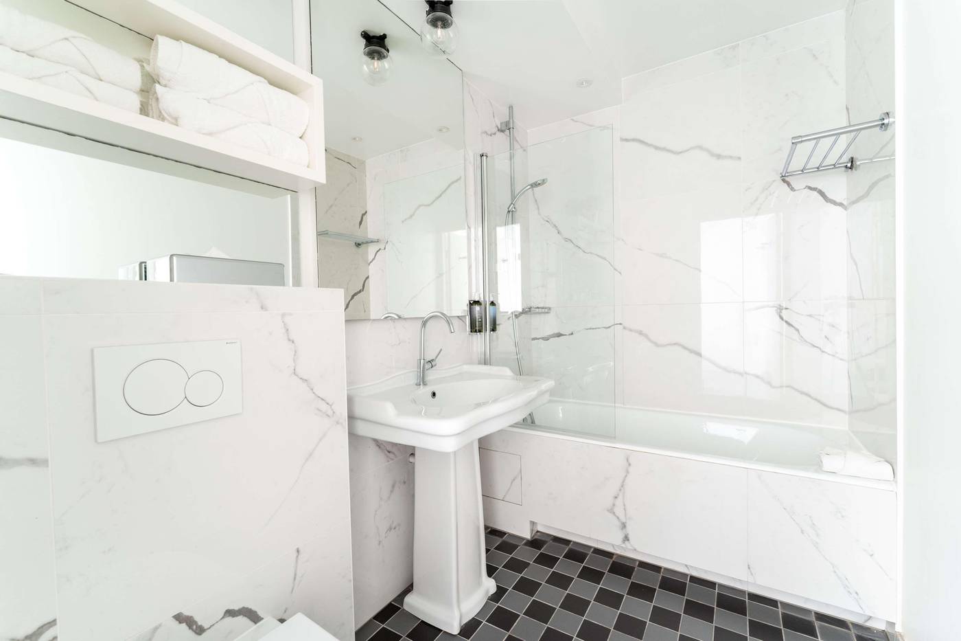 Hotel-34B-Astotel-Room-46