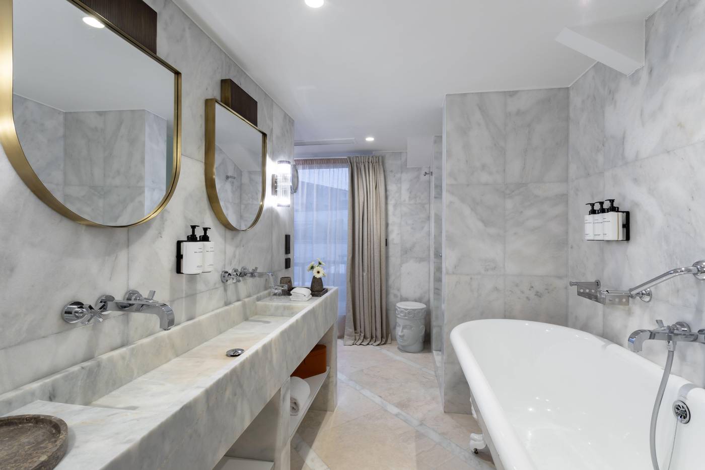 InterContinental-Paris---Champs-Elysees-Etoile--an-IHG-Hotel-Room-55