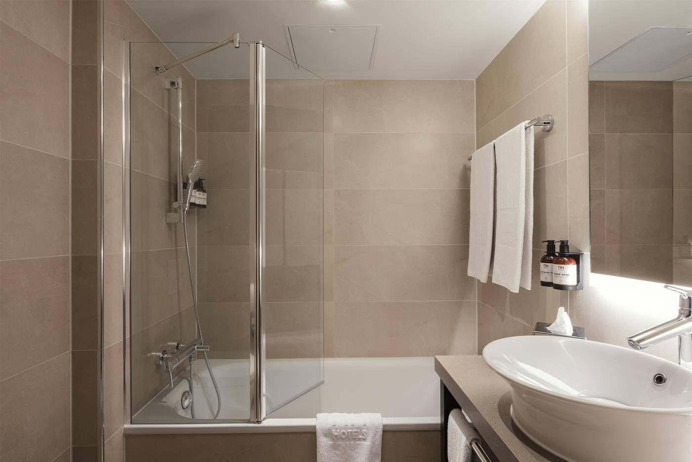 NH-Berlin-Kurfurstendamm-Room-38