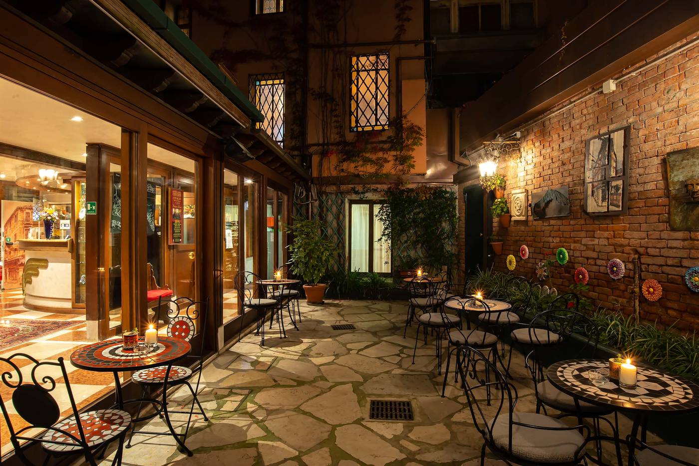 La-Fenice-et-des-Artistes-Terrace-74