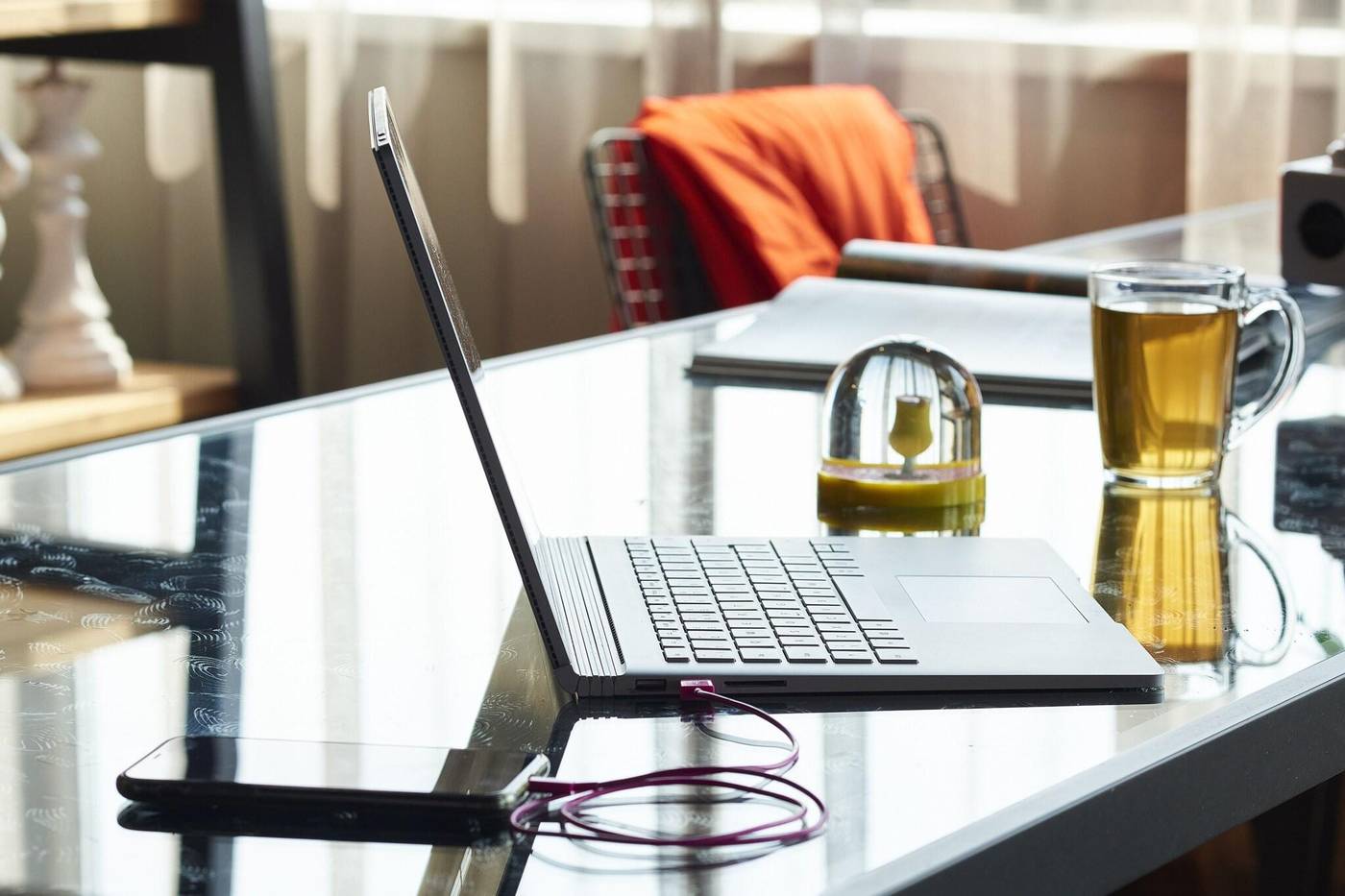 Moxy-Amsterdam-Schiphol-Airport-Lobby-22