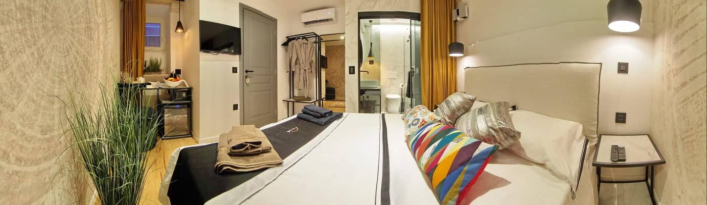 La-Vita-E-Bella-Ii-Room-44