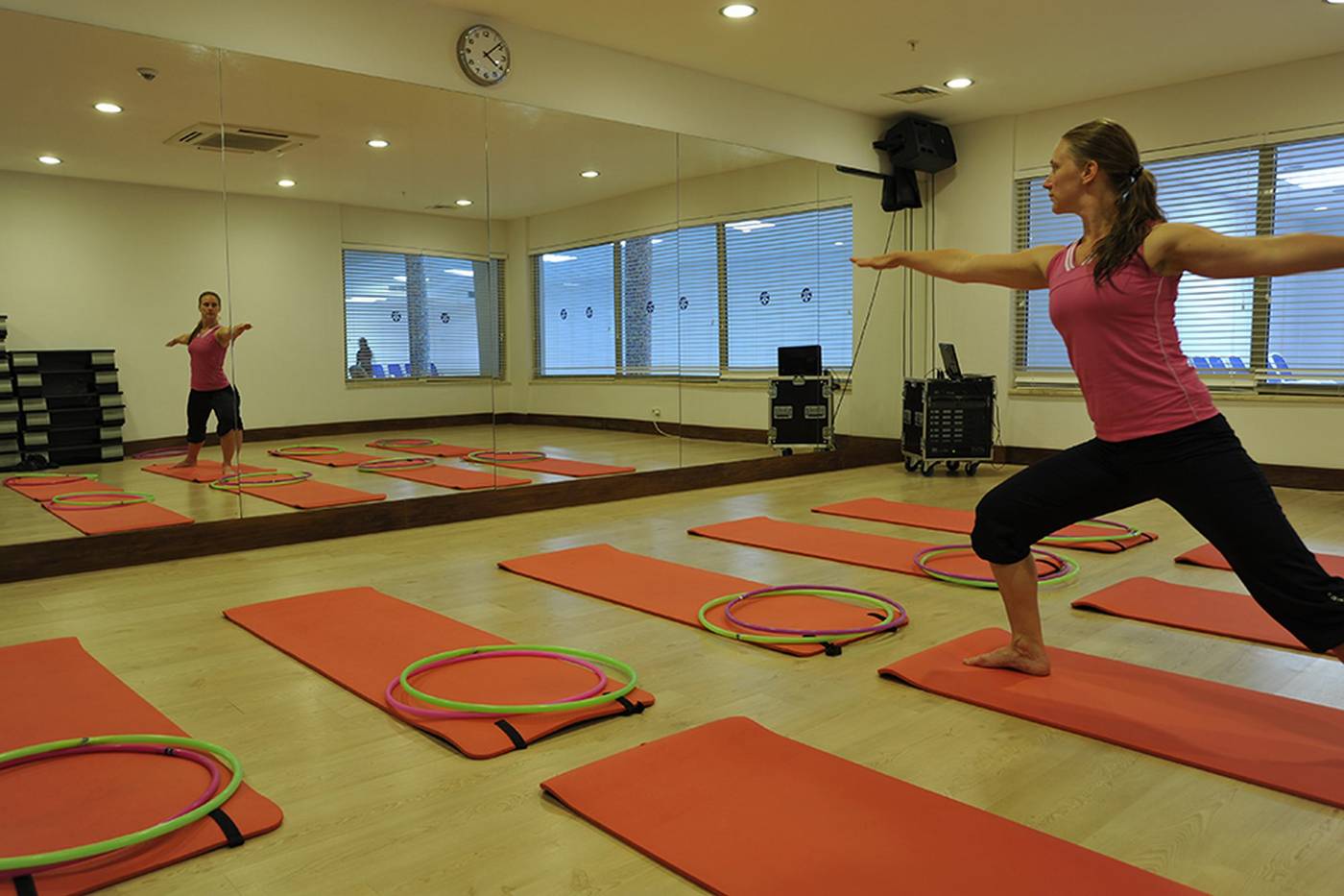 Barut-B-Suites-Sports-and-Entertainment-76