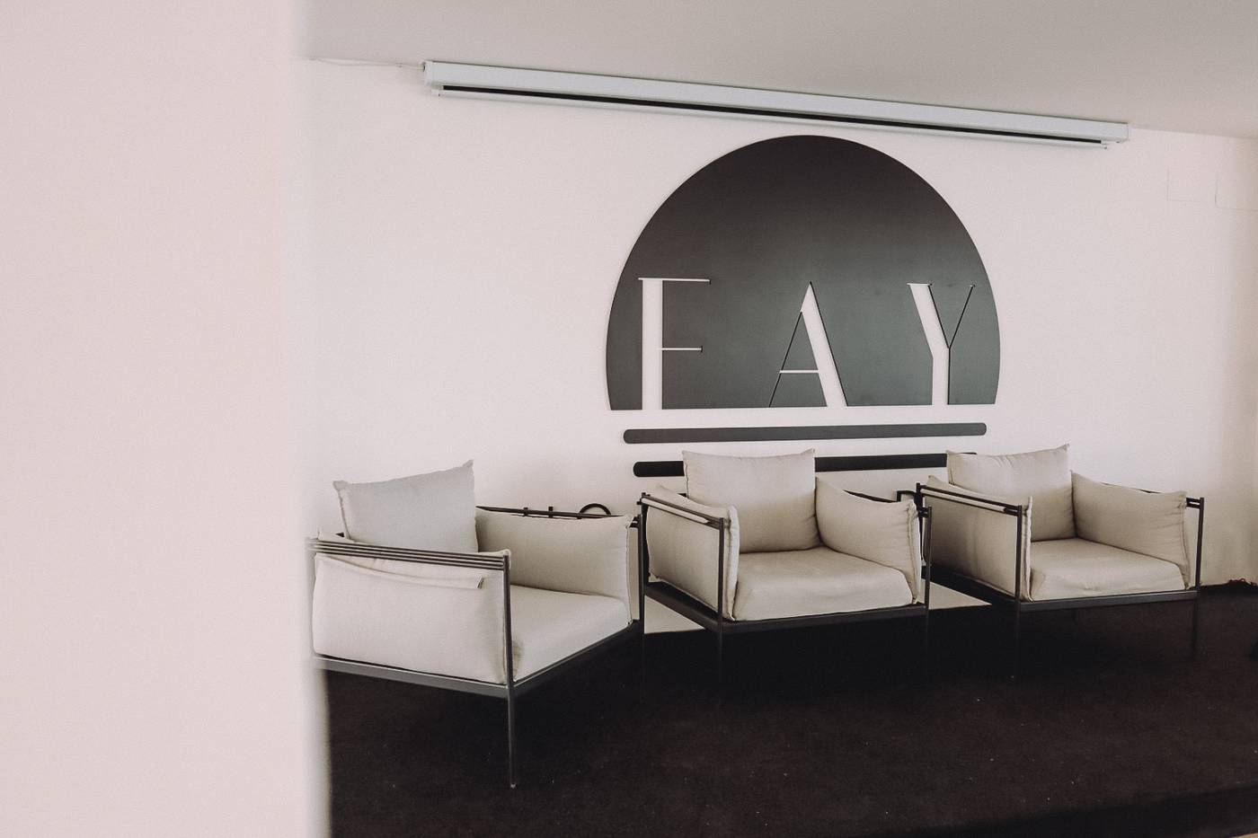 Fay-Victoria-Beach-Conferences-45