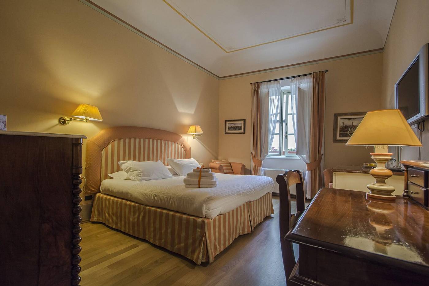 Palazzo-Busdraghi--Depoca-Room-14