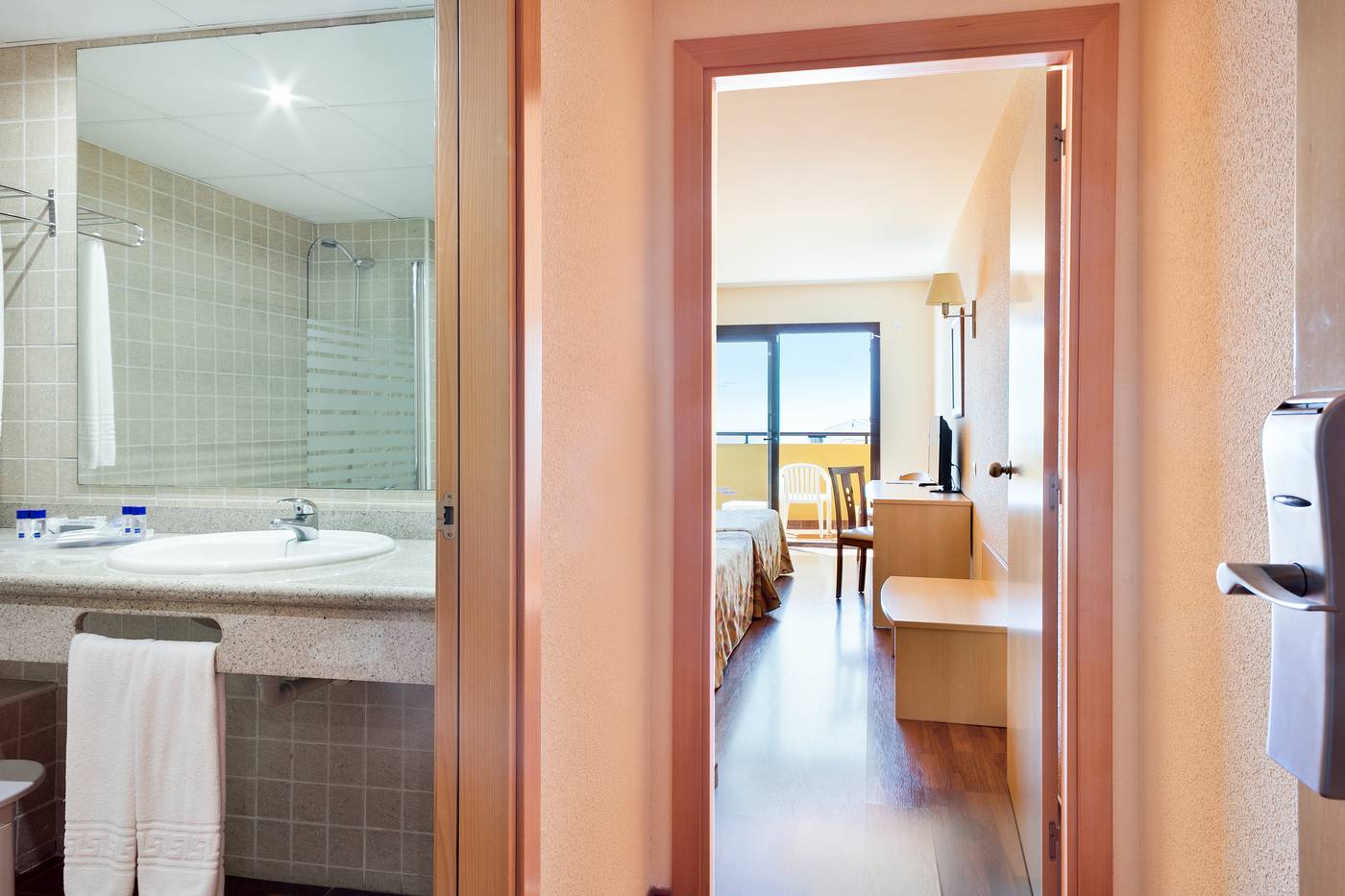 Best-Alcazar-Room-32