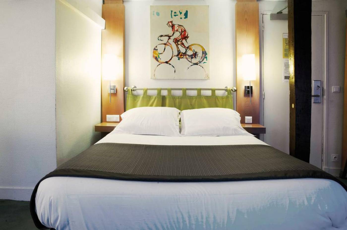 New-Hotel-Opera-Room-9