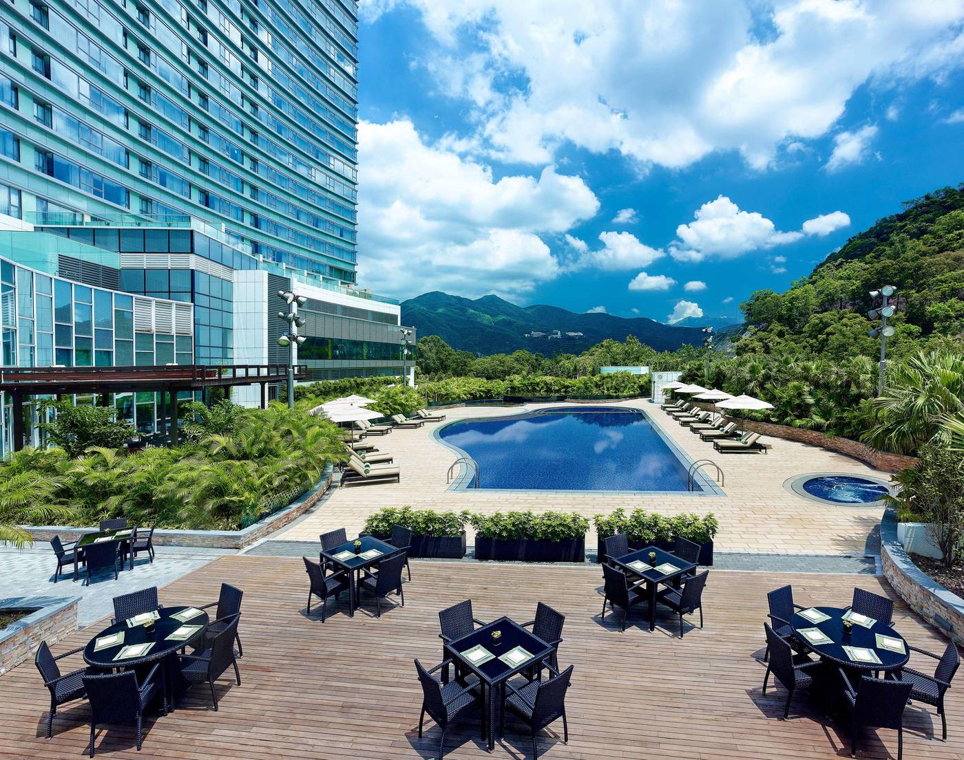 Hyatt-Regency-Hong-Kong-Sha-Tin-Pool-1