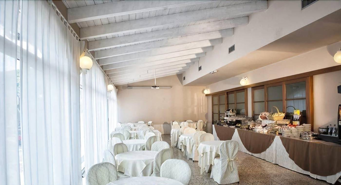 Hotel-Villa-Elena-Restaurant-15