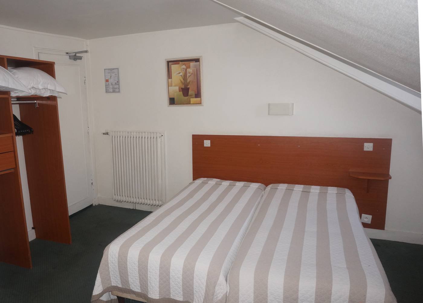 Hotel-Nord-Et-Champagne-Room-27