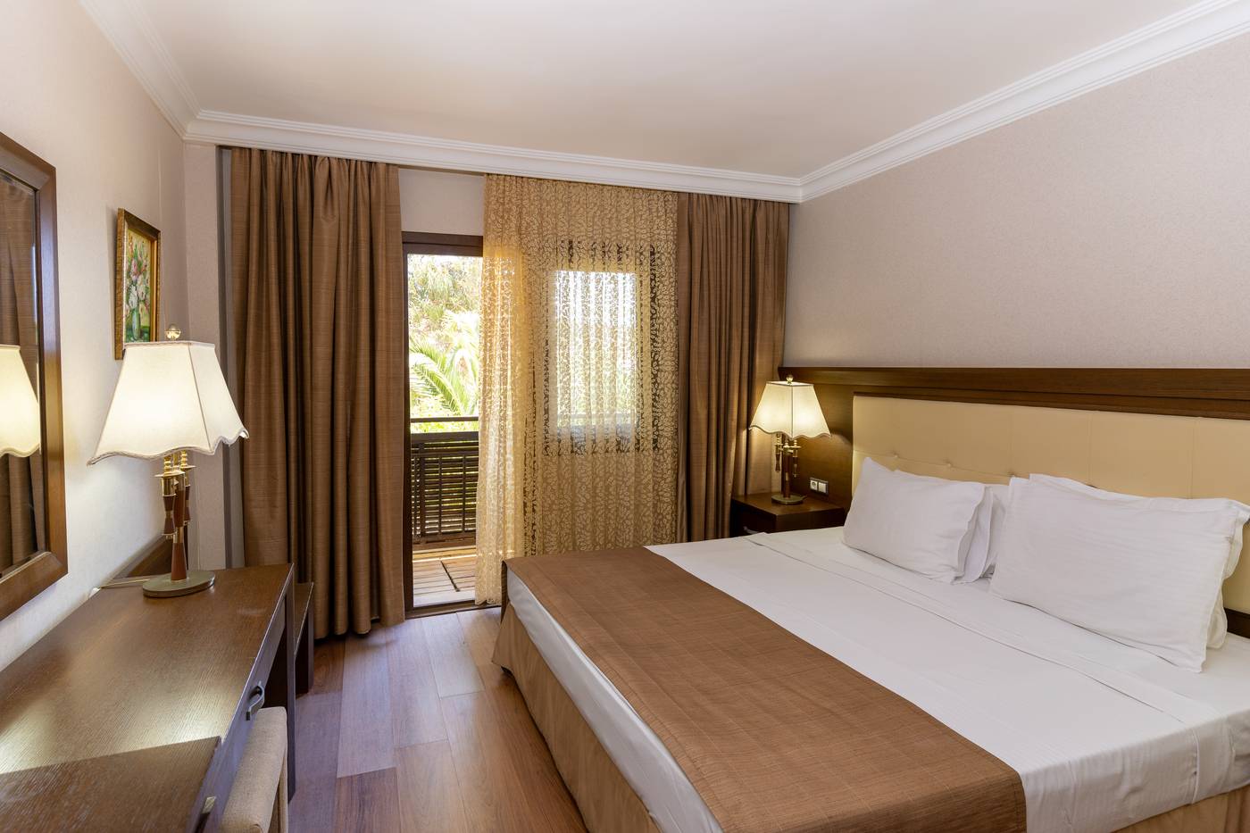 Latanya-Park-Resort-Room-11