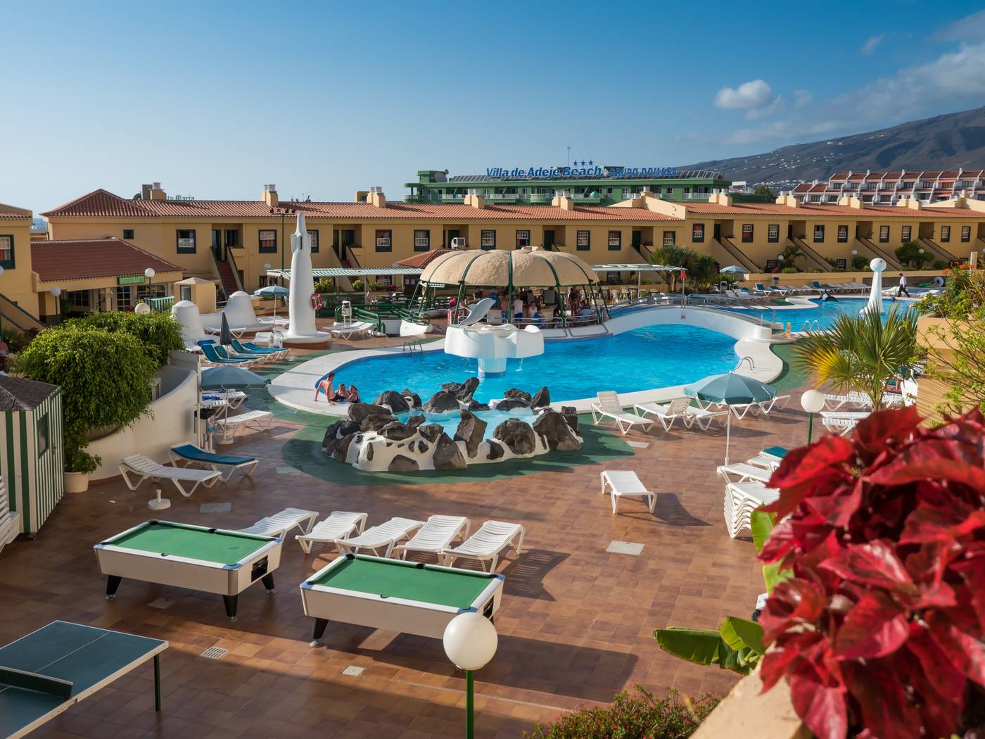 Laguna-Park-I-Pool-9