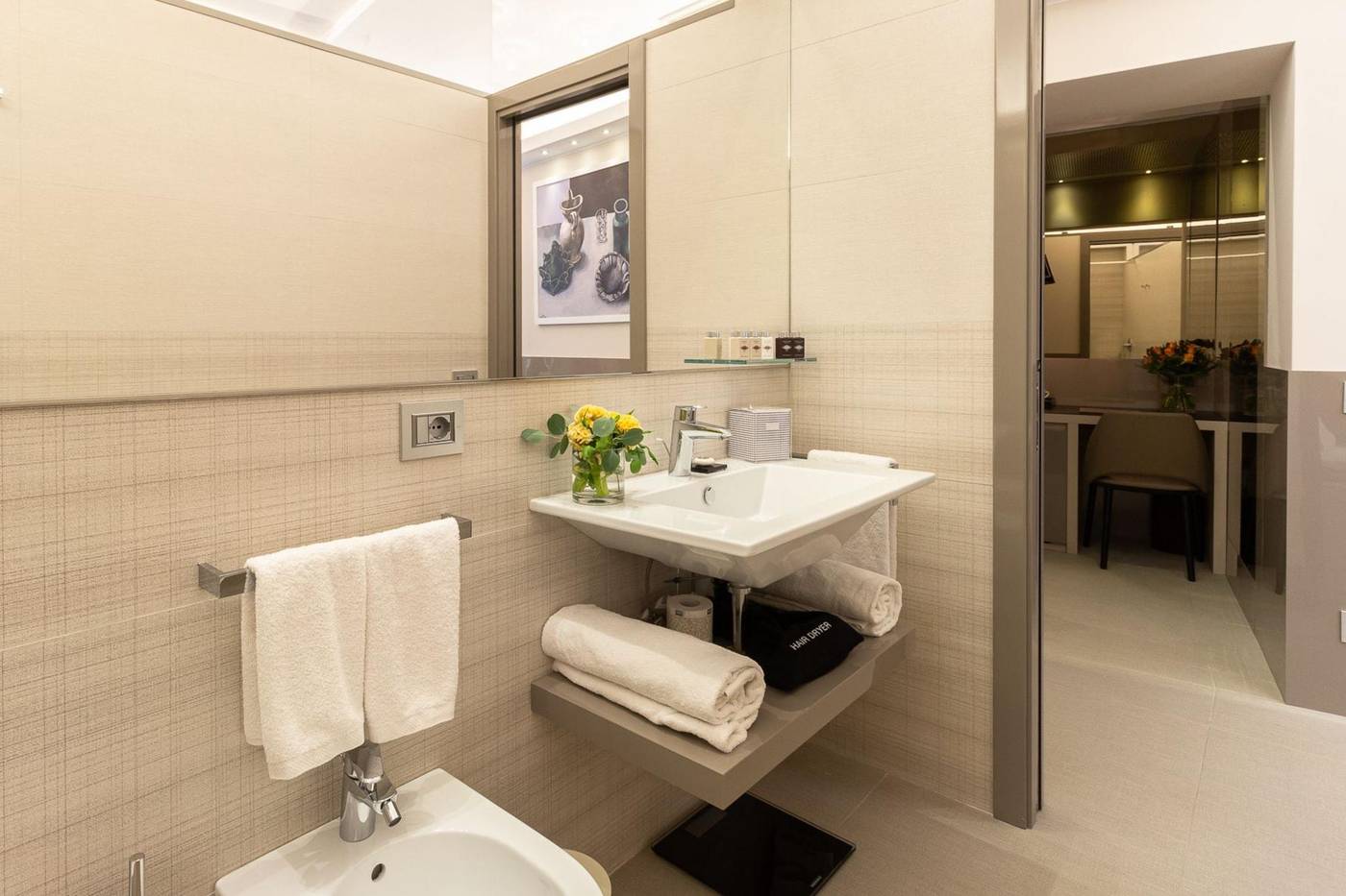 Harry-s-Bar-Trevi-Hotel---Restaurant-Room-49