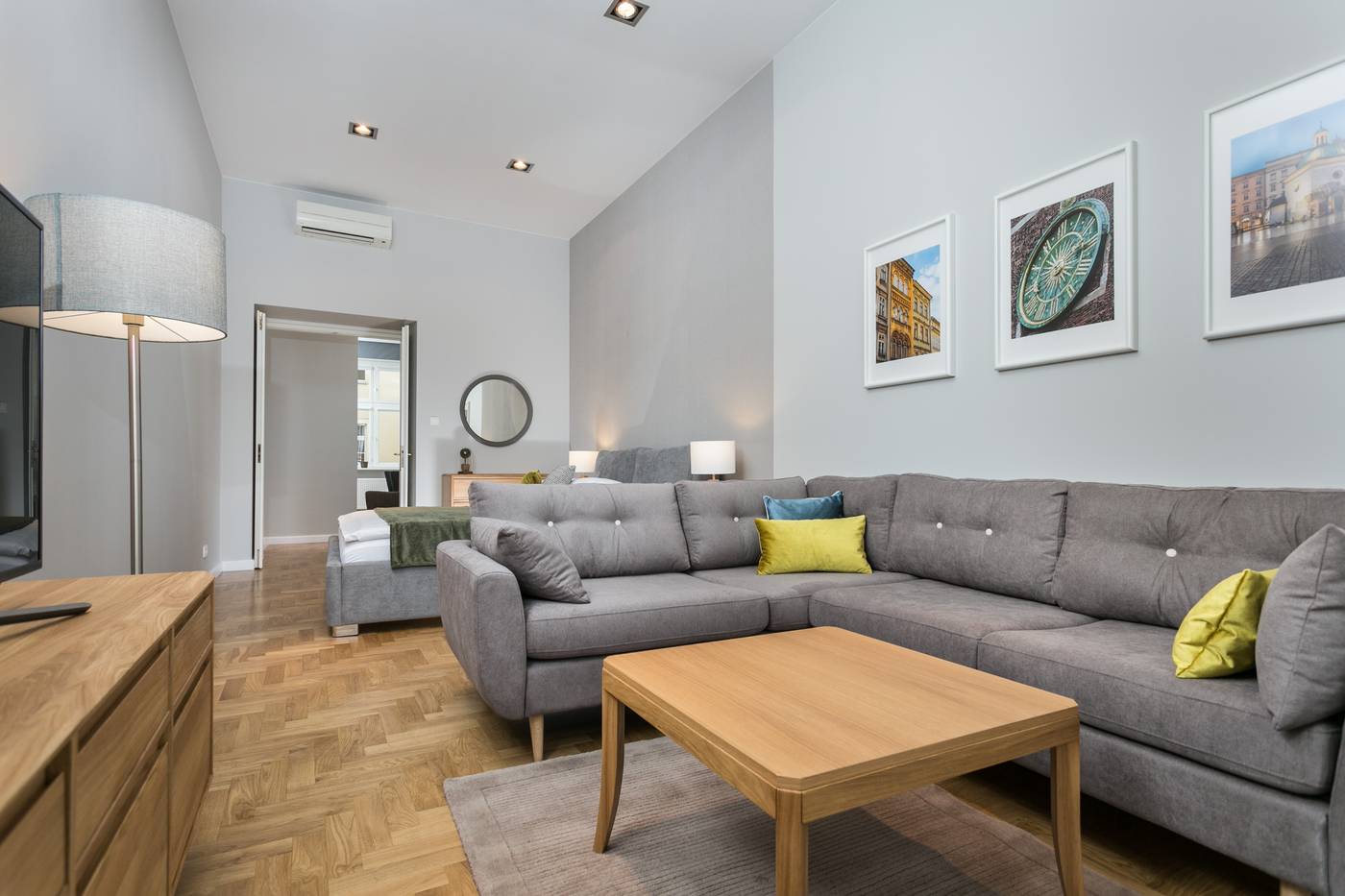 Venetian-House-Market-Square-Aparthotel-Room-16