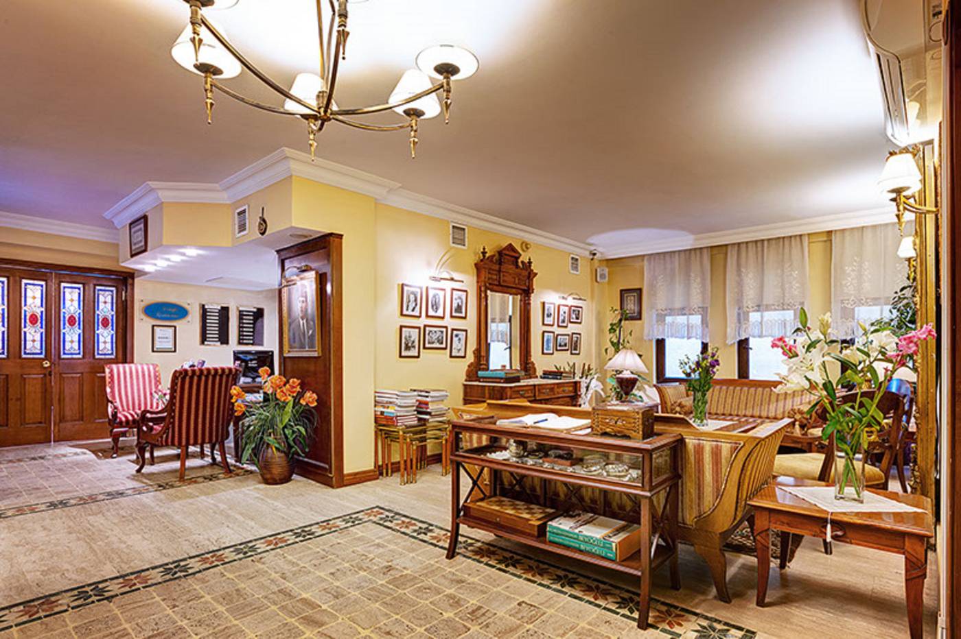 Arena-Hotel-Lobby-10