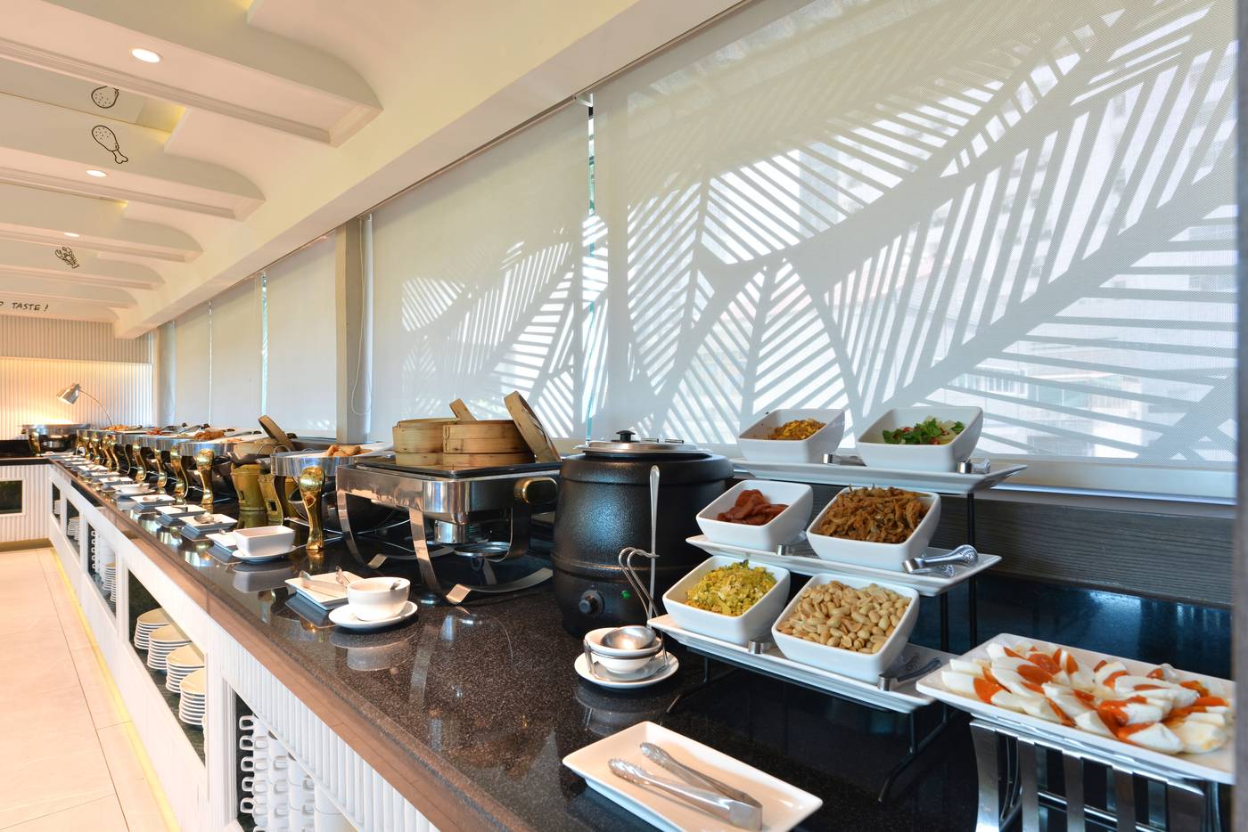 Centre-Point-Plus-Hotel-Pratunam-Restaurant-57