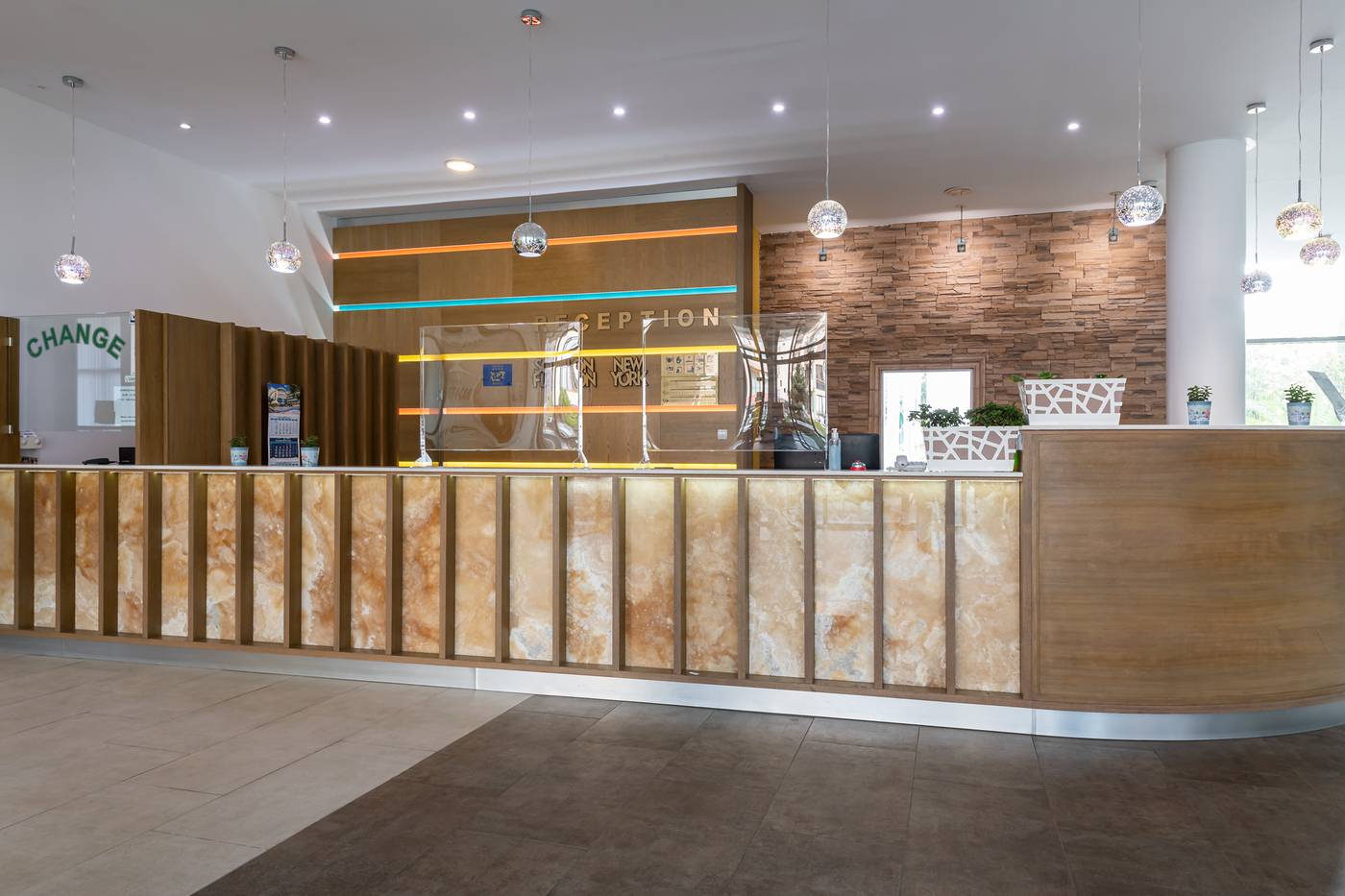 Ivana-Palace-Hotel-Lobby-41