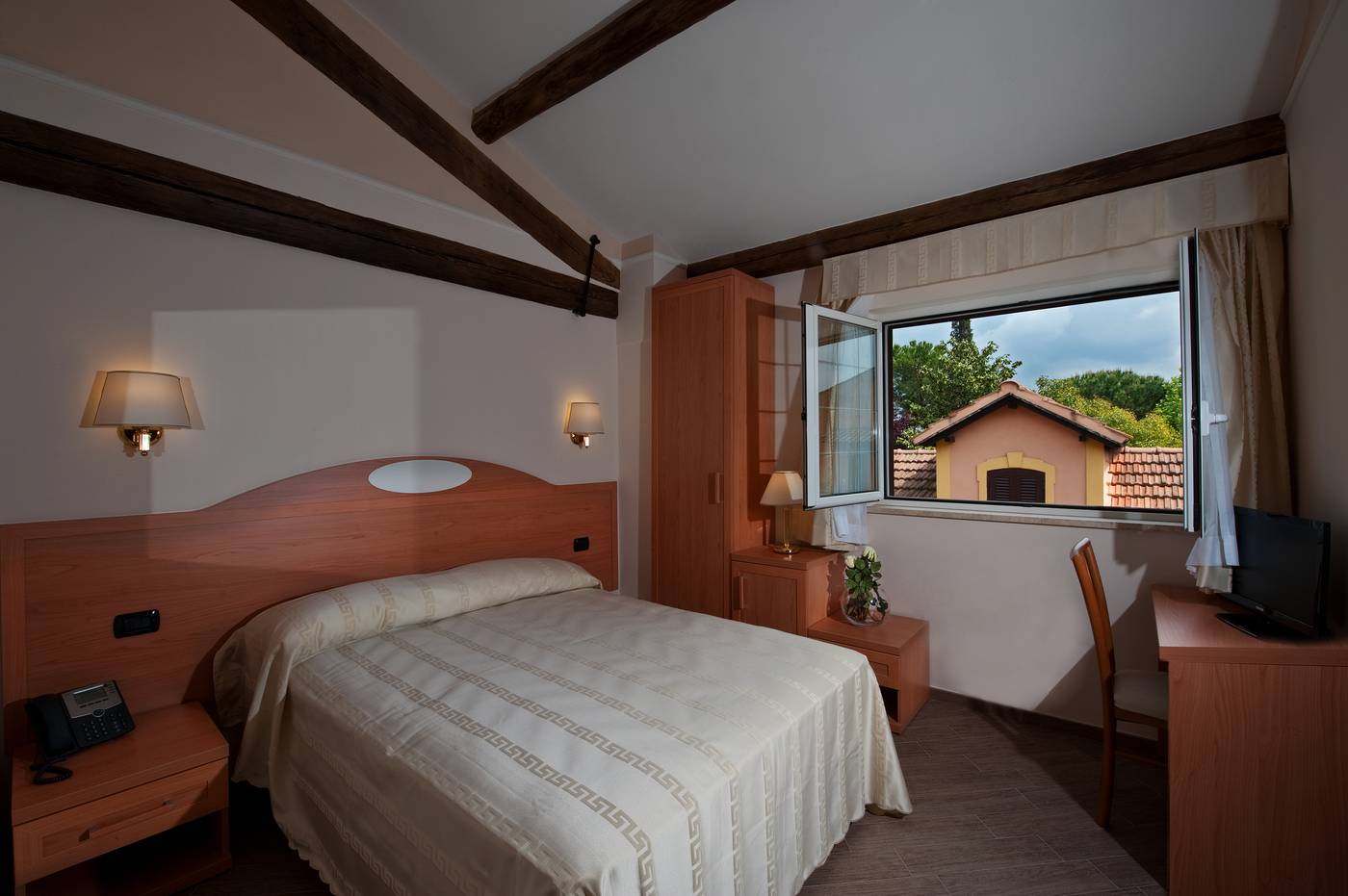 Hotel-Roma-Tiburtina-Room-23