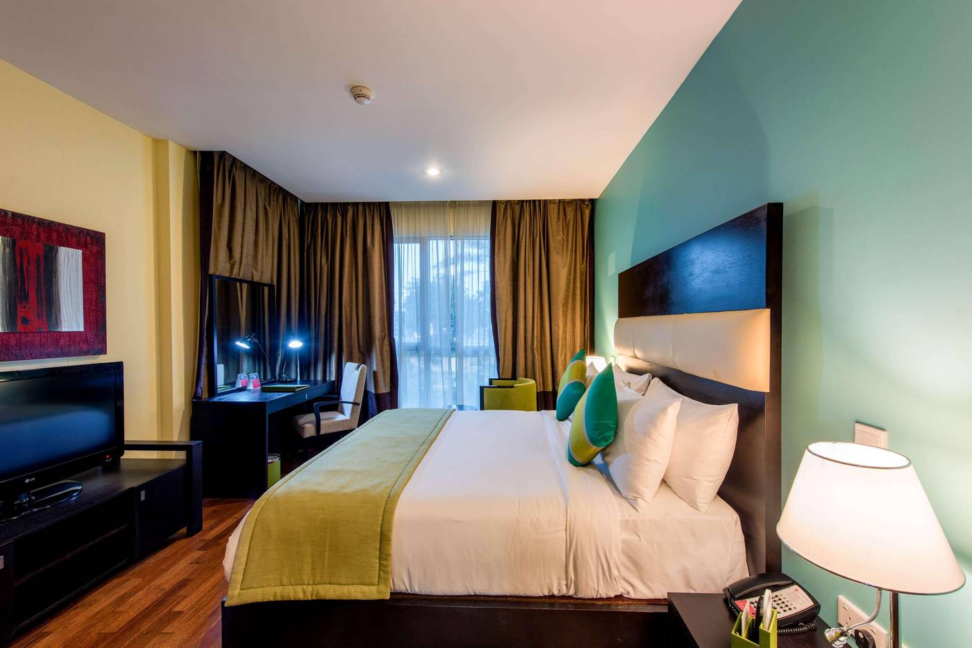 Ramada-by-Wyndham-Downtown-Dubai-Room-28