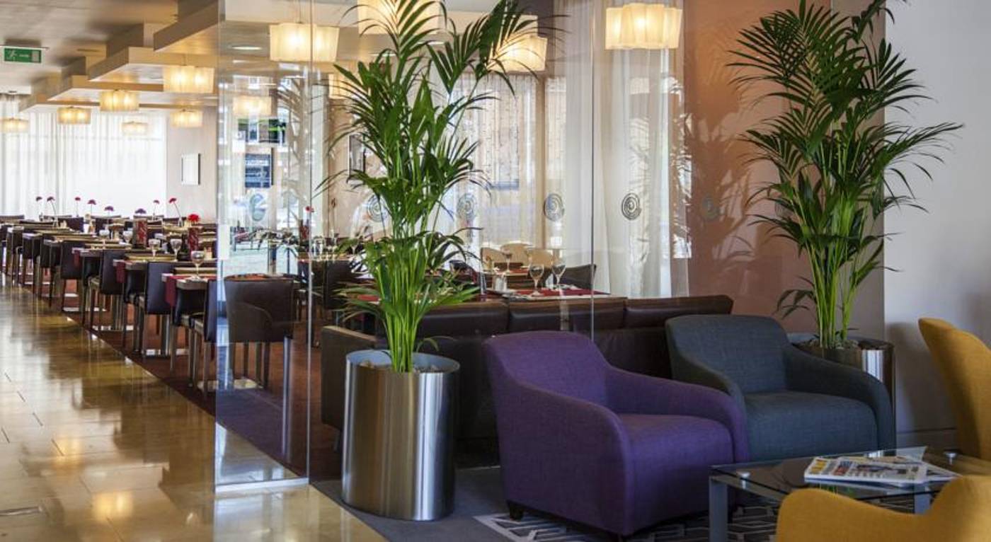 Maldron-Hotel-Smithfield-Bar-4