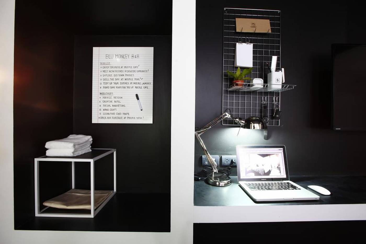 Blu-Monkey-Hub-and-Hotel-Phuket-Room-20