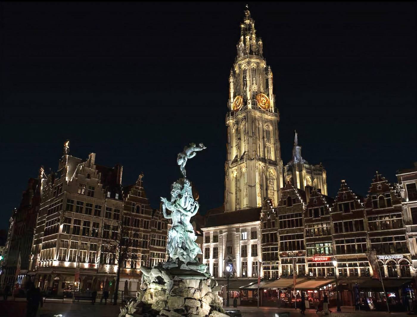 U Eat & Sleep Antwerp-Belgium-Antwerp-General view-9