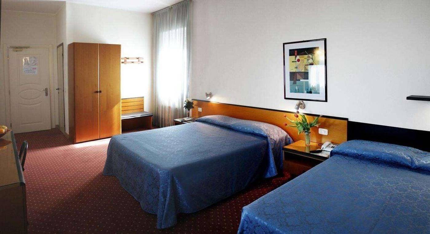 Hotel-Nuova-Grosseto-Room-17