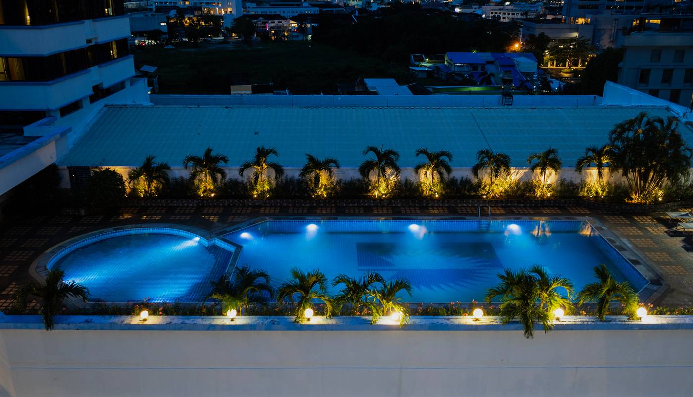 Royal-Phuket-City-Pool-5