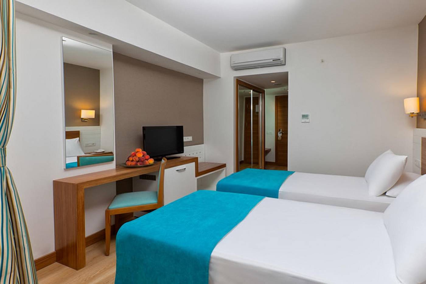 Grand-Park-Lara-Room-18