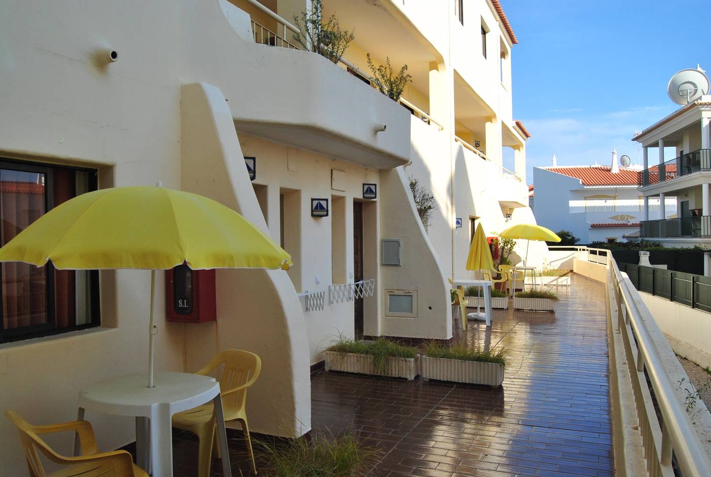 Olhos-Do-Mar-Terrace-5