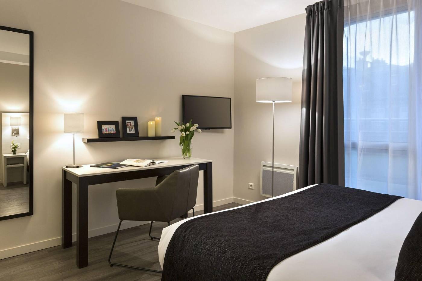 Citadines-Montmartre-Paris-Room-15