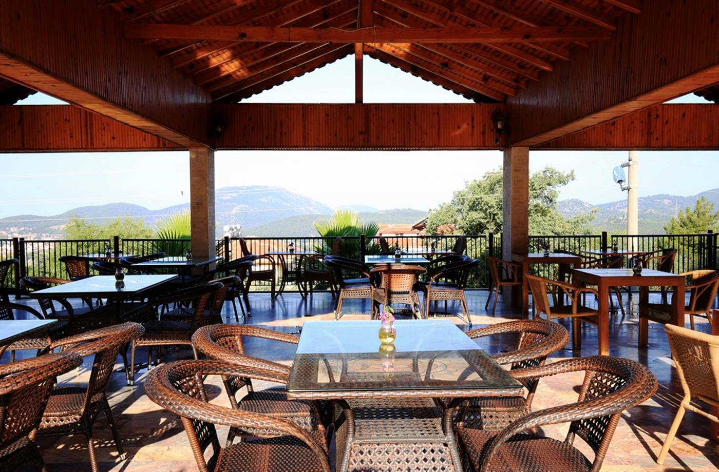 Hotel-Yel-Holiday-Resort-Terrace-36