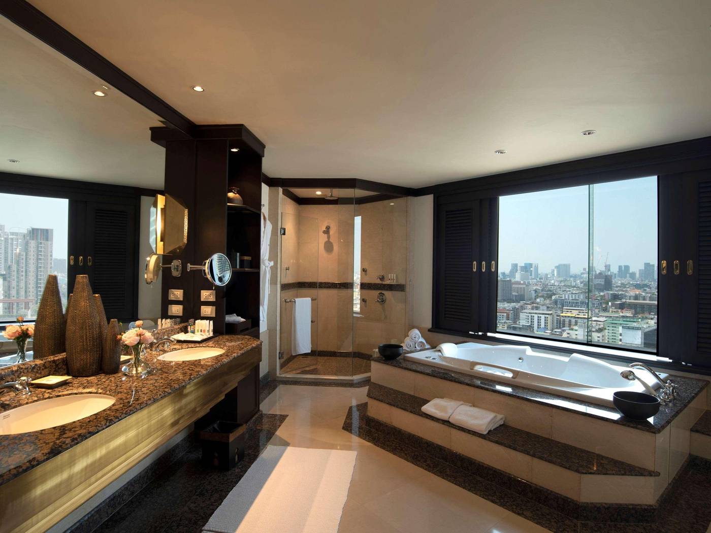 Swissotel-Bangkok-Ratchada-Room-30