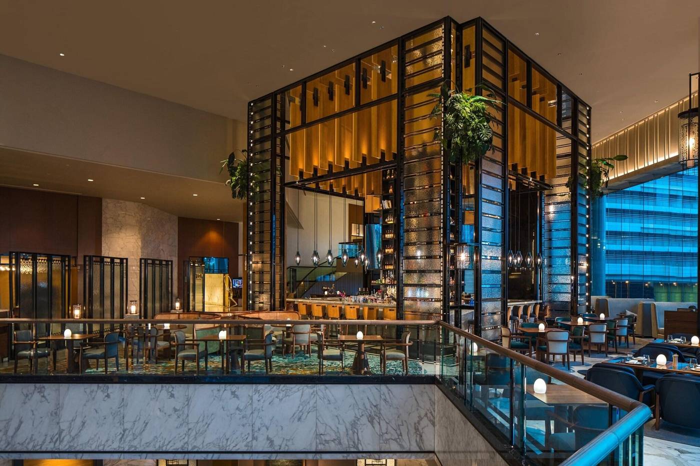 Renaissance-Hong-Kong-Harbour-View-Hotel-Restaurant-10