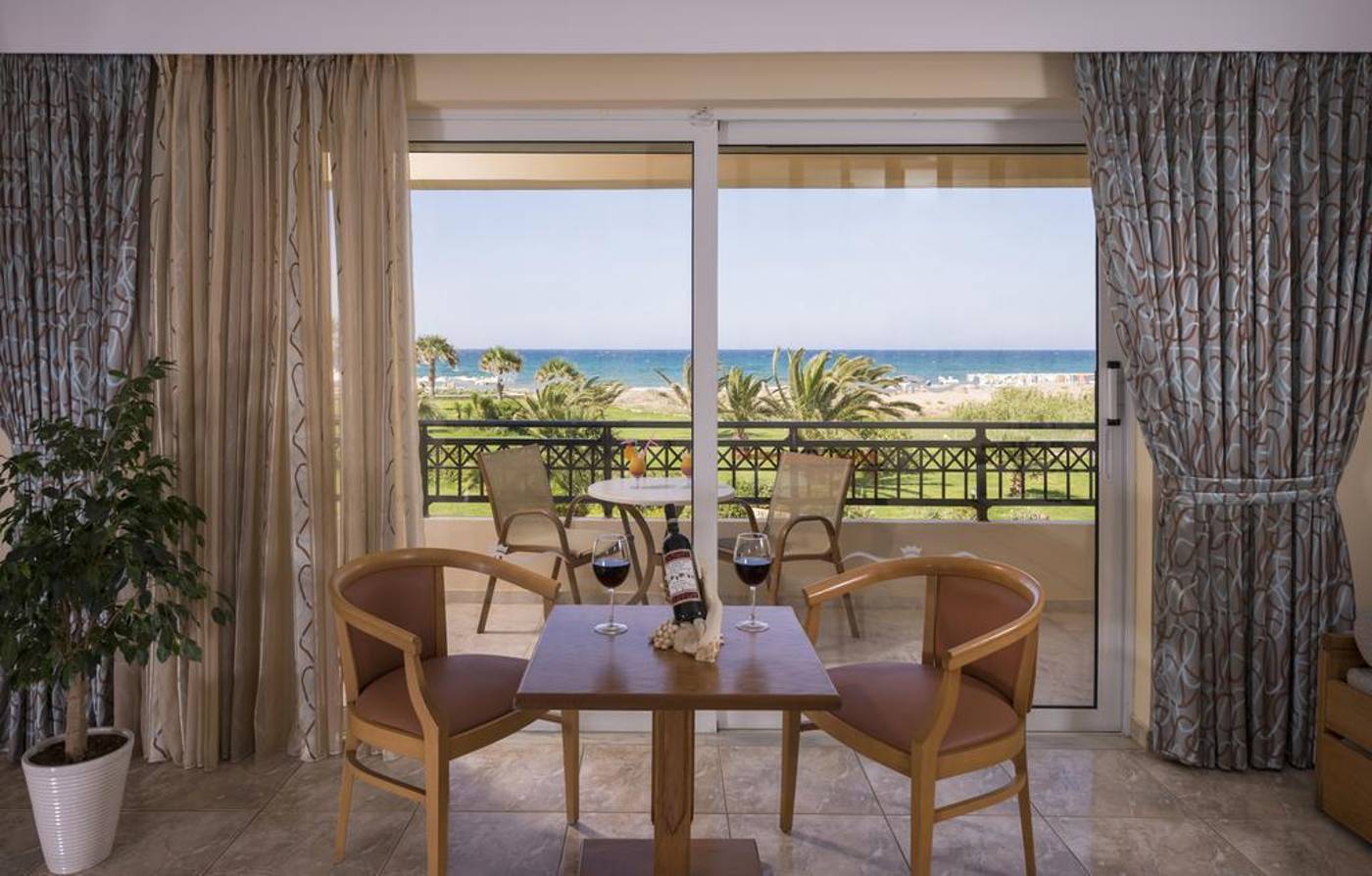 Vantaris-Palace-Room-34