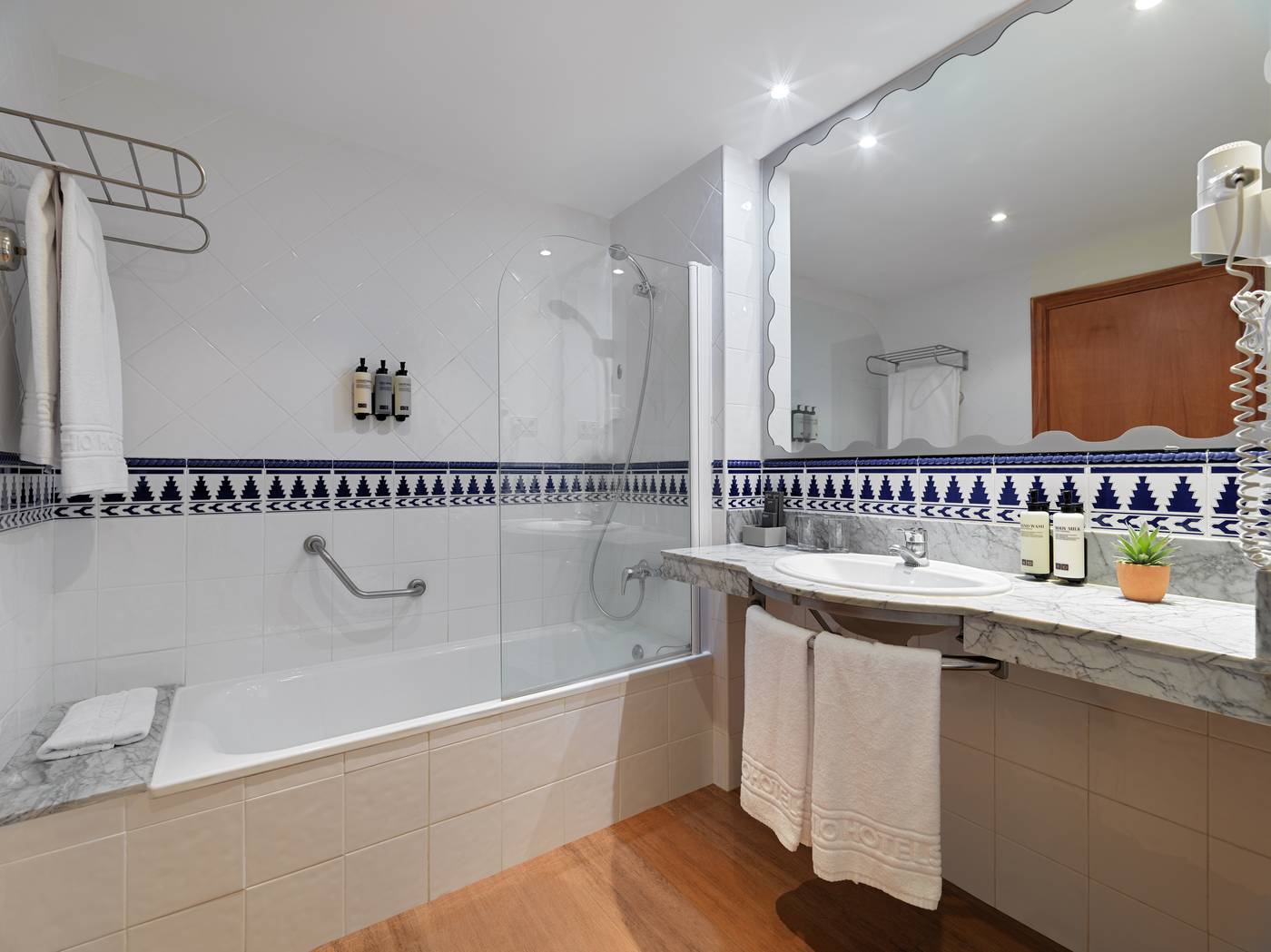 H10-Mediterranean-Village-Room-25