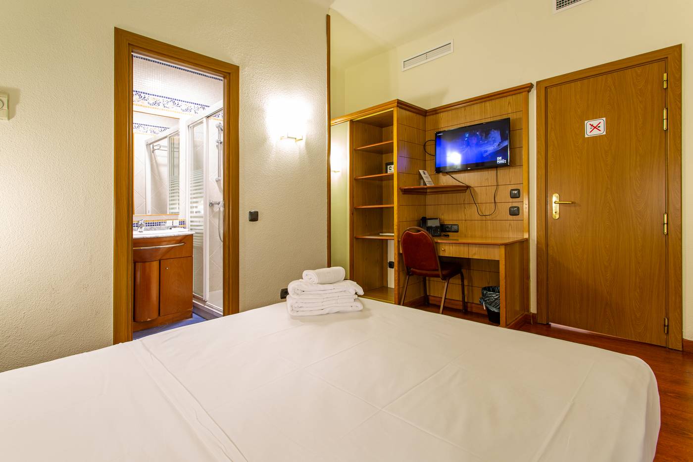 Aquaria-Negresco-Room-16