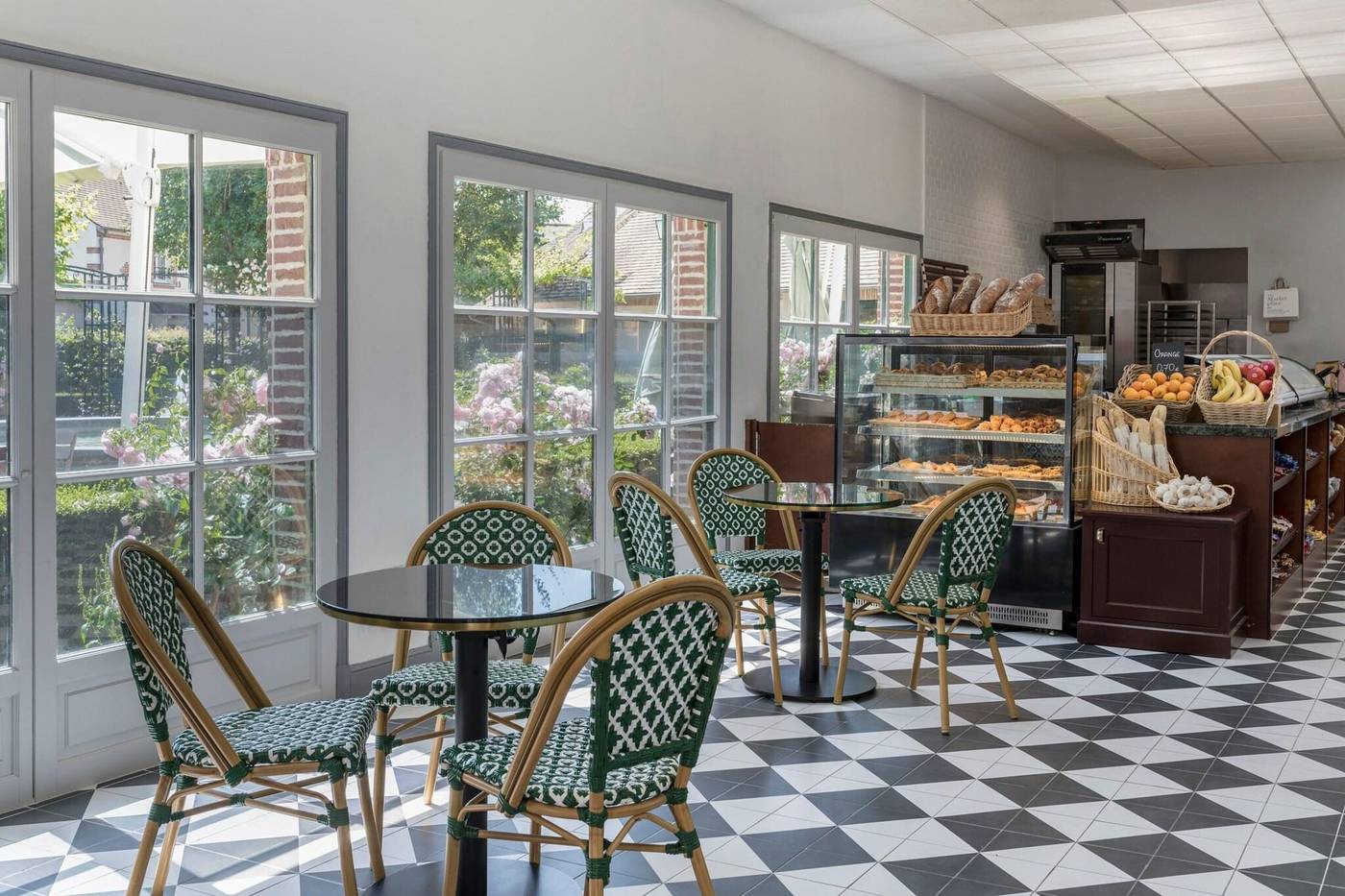 Marriott-s-Village-d-lle-de-France-Restaurant-10