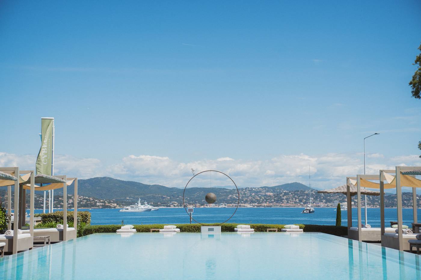Kube-Hotel-St-Tropez-General-view-5