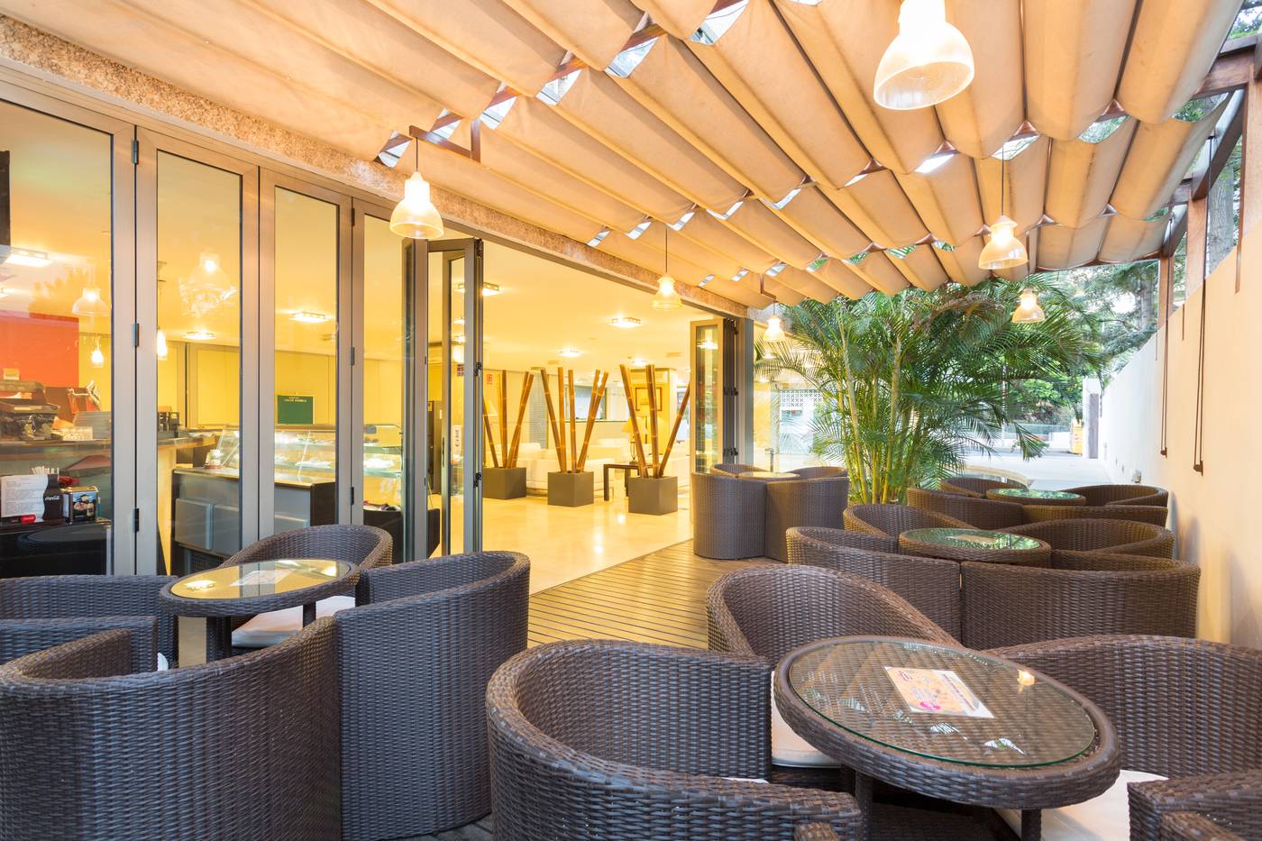 Colon-Rambla-Lobby-44