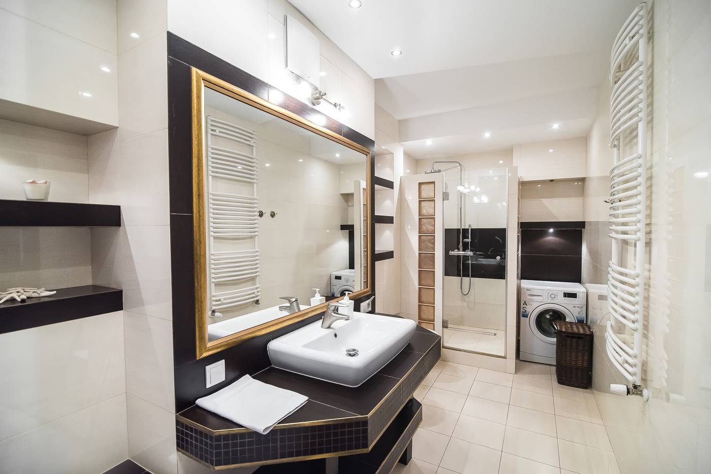 Senator-Warsaw-Apartments-Room-44