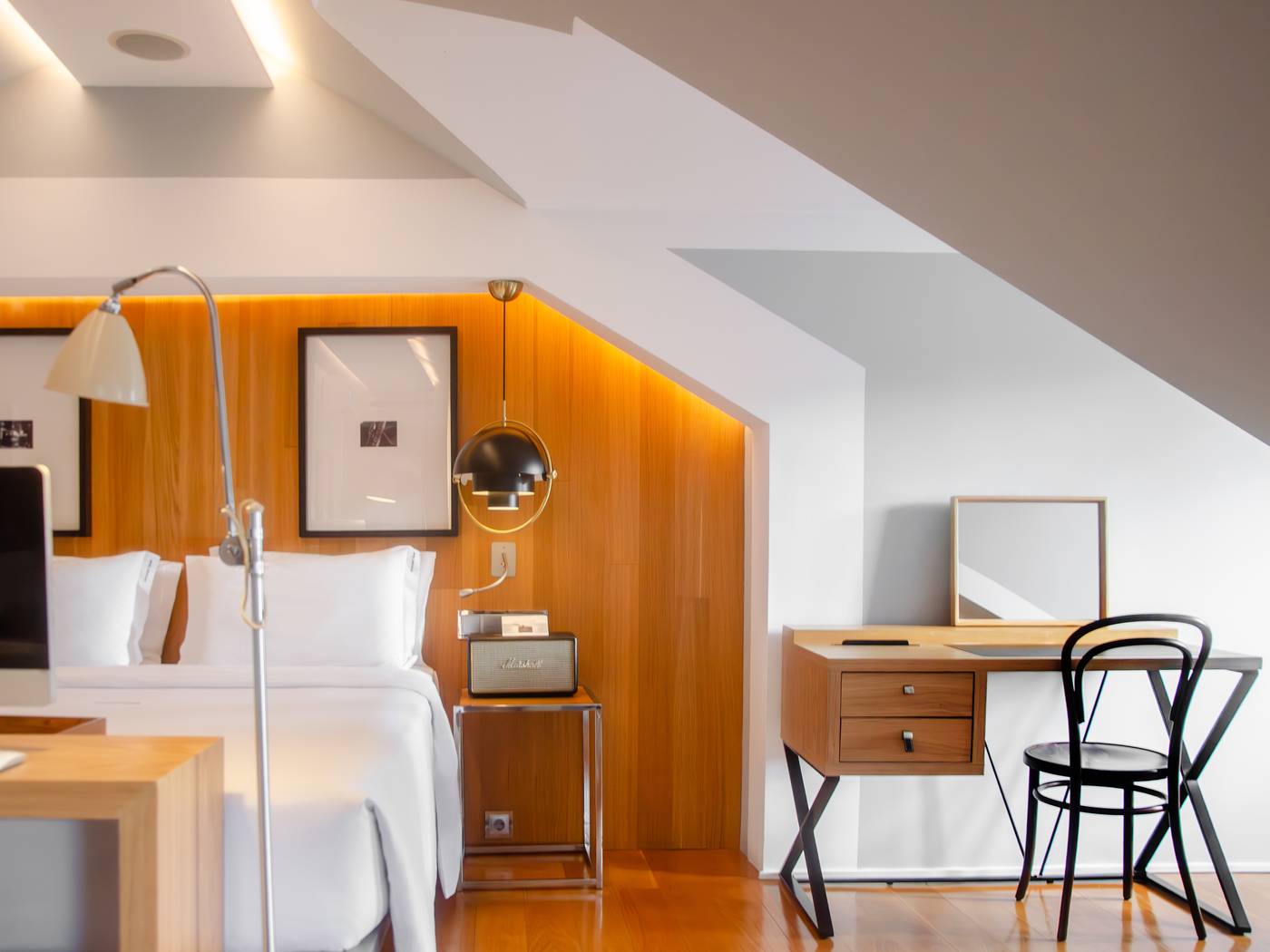 Browns-Downtown-Hotel-Room-20