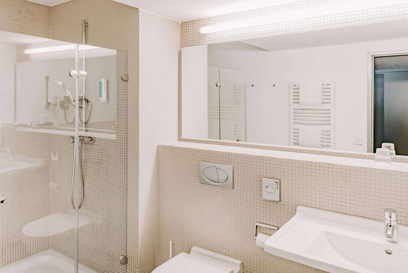 Vienna House Easy By Wyndham Stuttgart-Germany-Stuttgart-Room-5