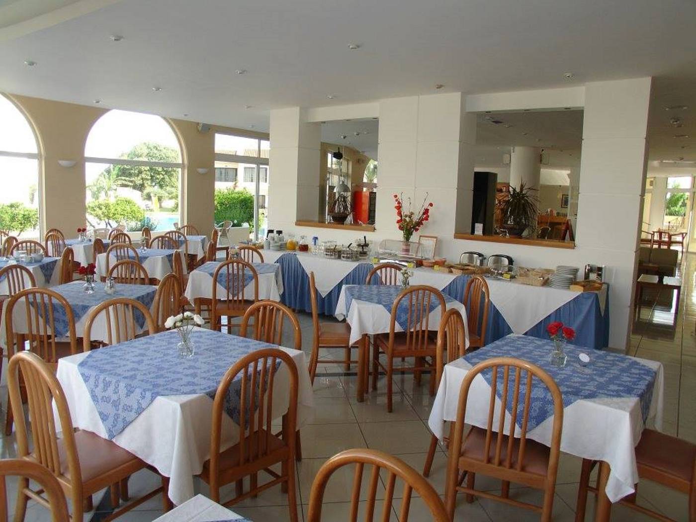 Summerland-Hotel-and-Bungalows-Restaurant-28