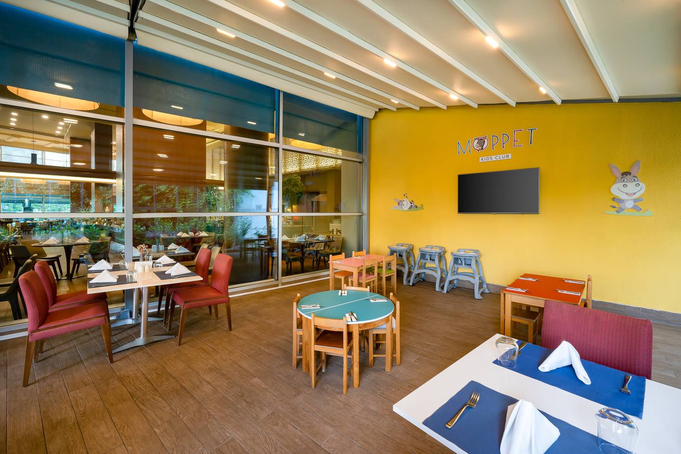 Concorde-De-Luxe-Resort-Restaurant-60