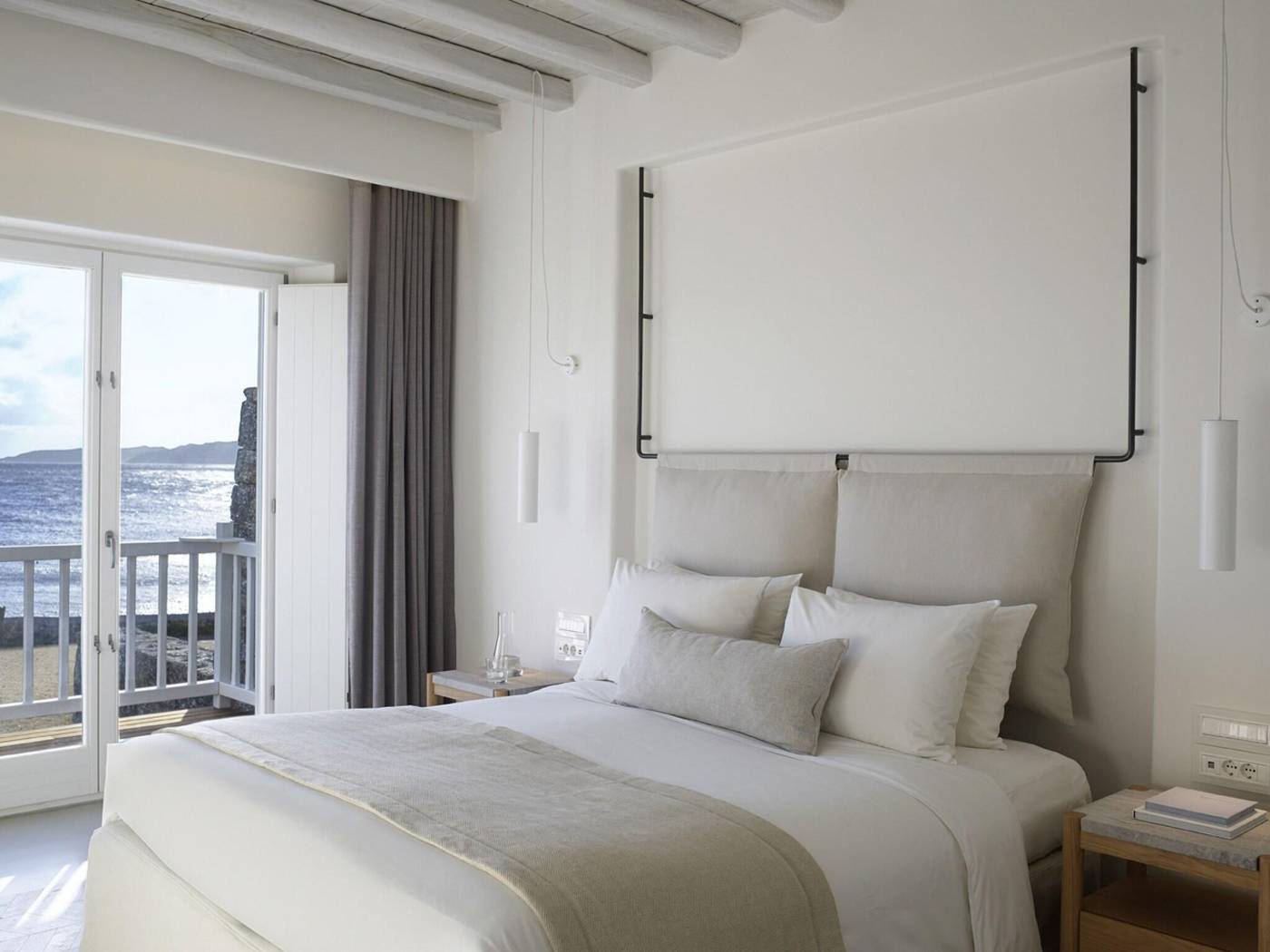 Bill---Coo-Suites-and-Lounge-Room-23