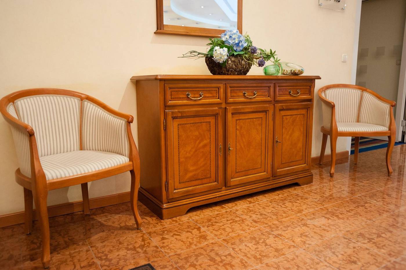 Hotel-Partner-Lobby-7