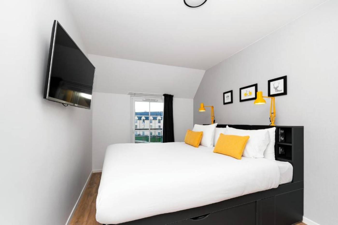 Staycity-Aparthotels-near-Disneyland---Paris-Room-41